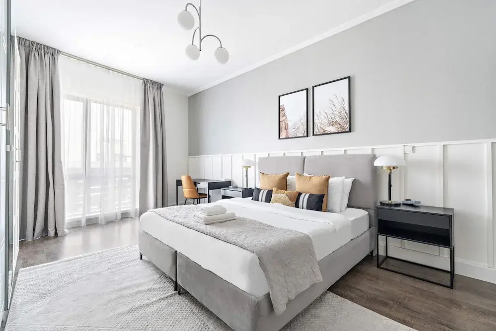 Vogue Vacation Homes, Business Bay Damac Maison Prive near Burj Khalifa and Dubai Mall, Studio Apartment with Canal and City View, Access to all Amenities