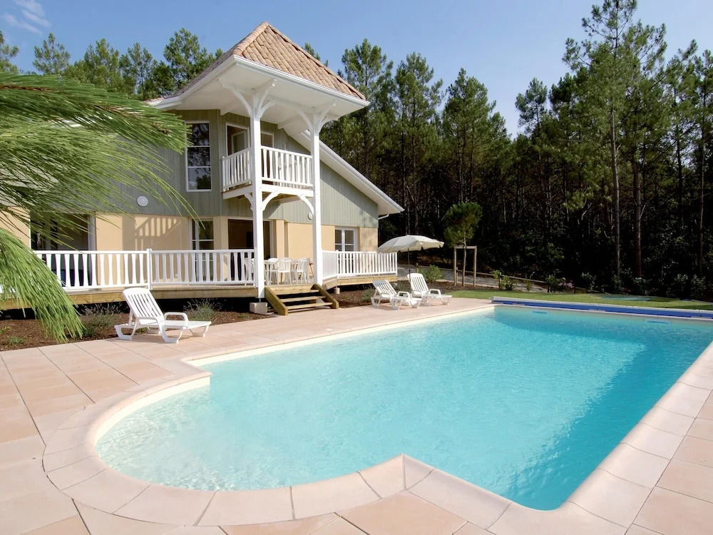 Villa for 6 People With Swimming Pool