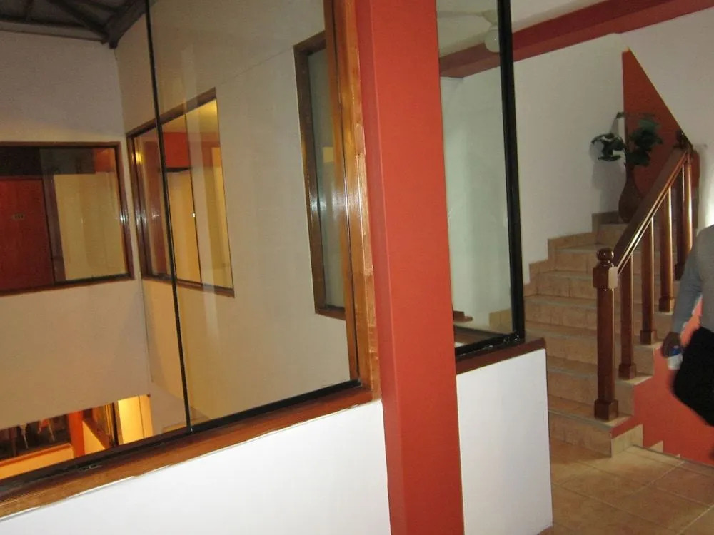 Hotel Plaza Bolognesi 344
