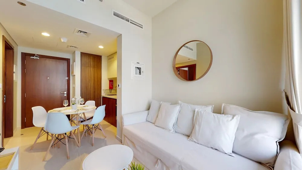 WelHome - Cozy 1BR With Private Balcony Steps From the Canal
