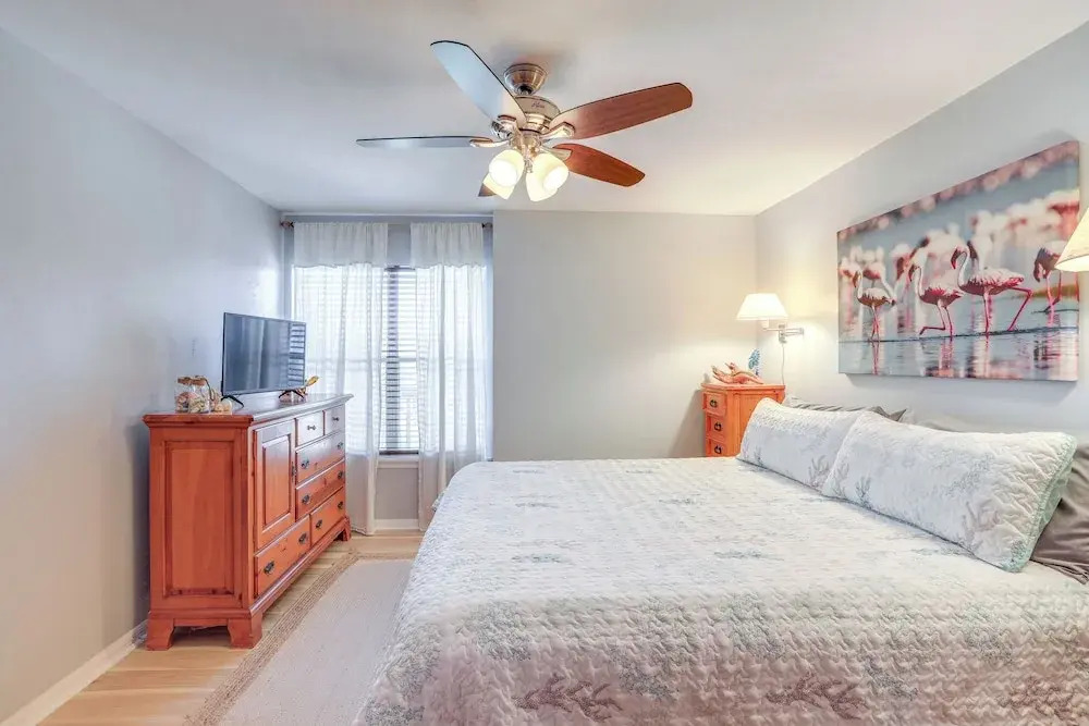 Walkable Beachfront Retreat on Cedar Key!