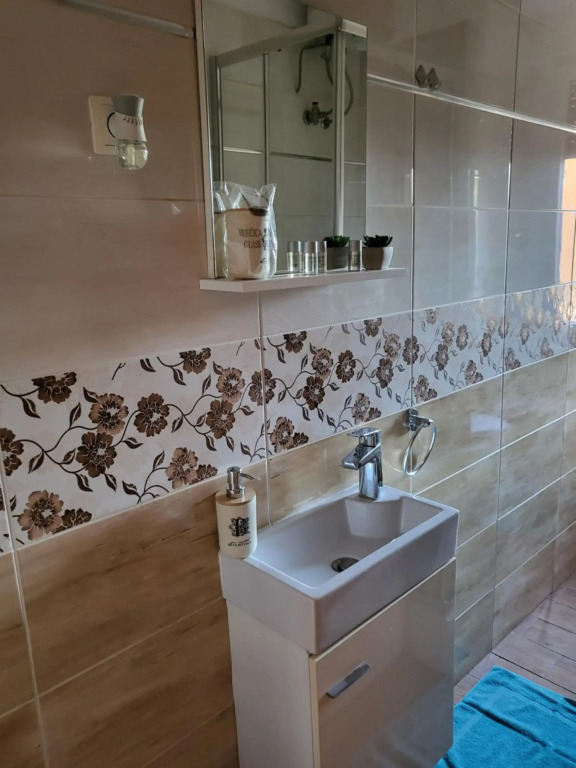Rijeka apartment with free parking and large balcony
