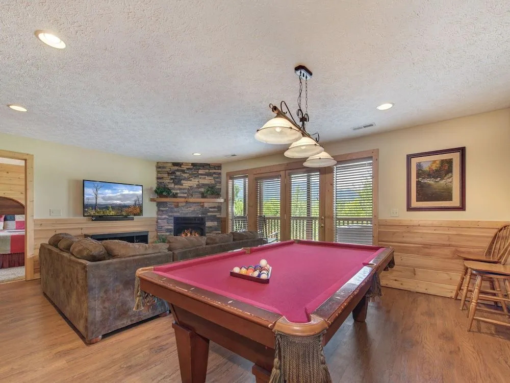 Eagles Point Lodge