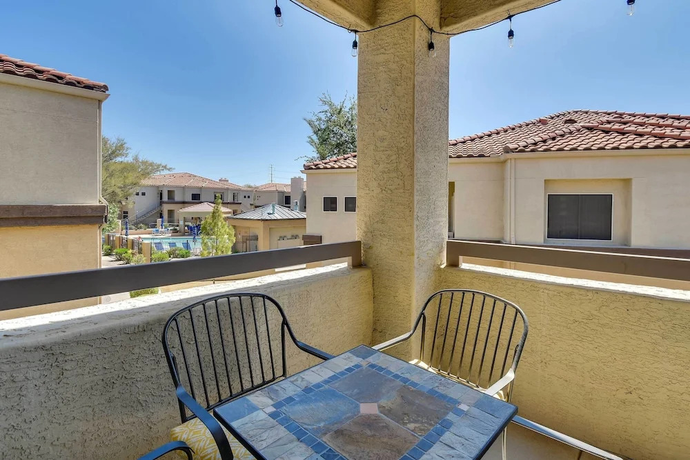 12 Mi to Old Town: Condo w/ Pool & Balcony!