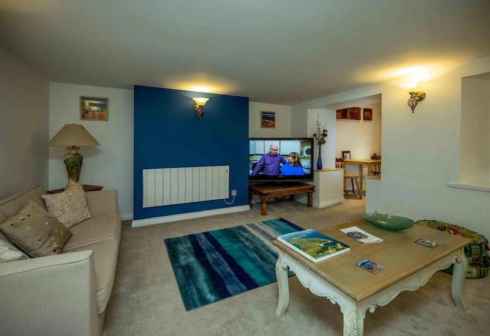 Central Quiet and Cosy St Helier Flat