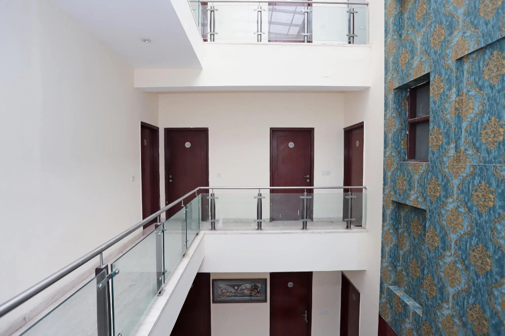 OYO 40989 Hotel Amigo