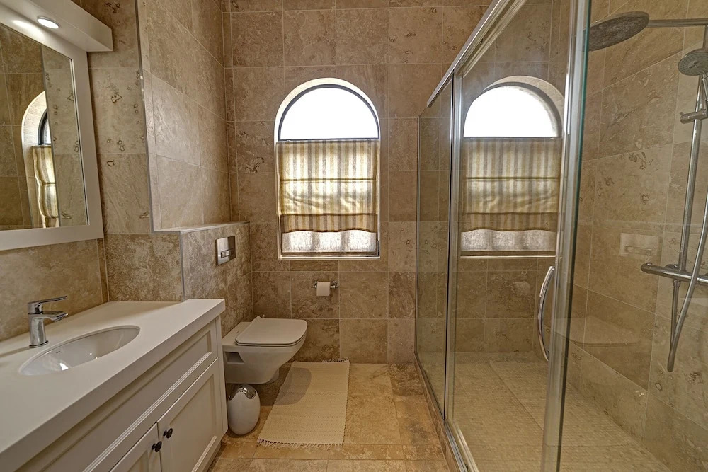 Lagoon Luxury Suites