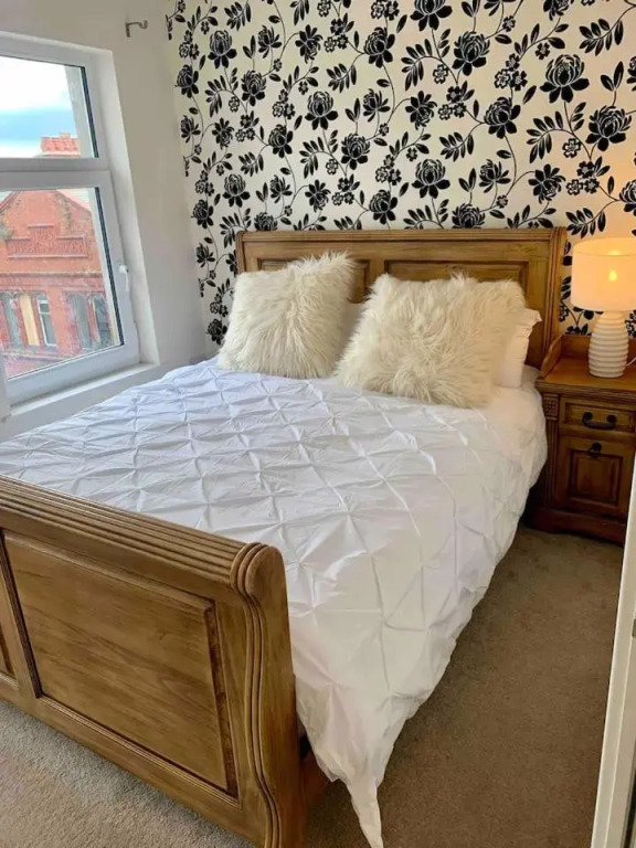 Lovely 2 bedroom modern loft apartment sea view