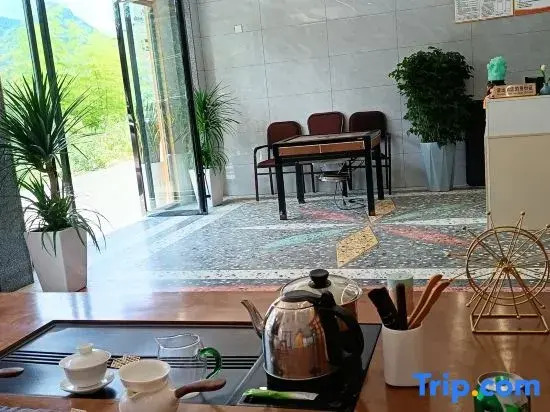 Mengjia Homestay (Border Town Tea Cave Scenic Area Branch)