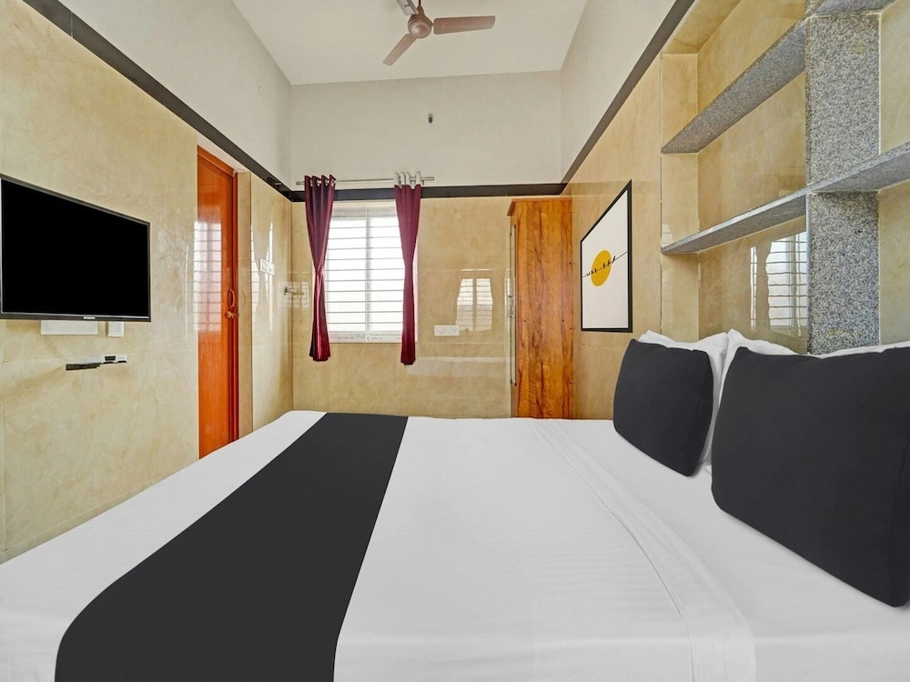Deluxevrl Residency