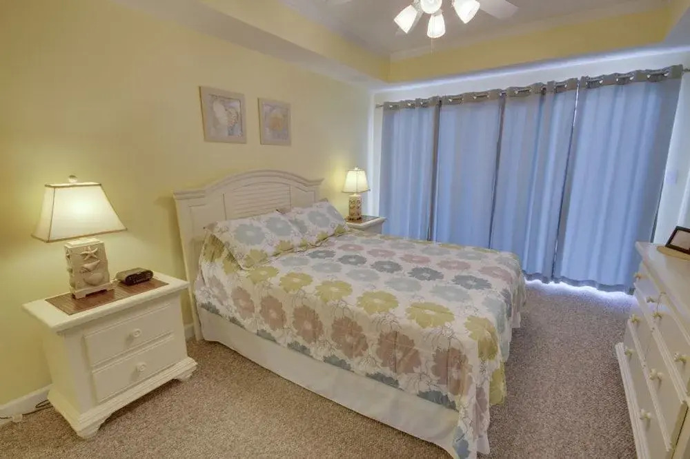 Bahia Vista II 202 - 3 Br Condo