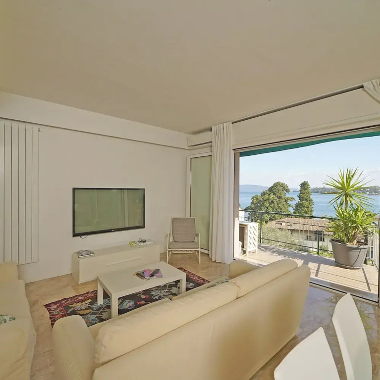 Blu View Apartment in Salo