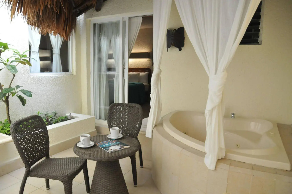 Luciana Hotel & Beach Club