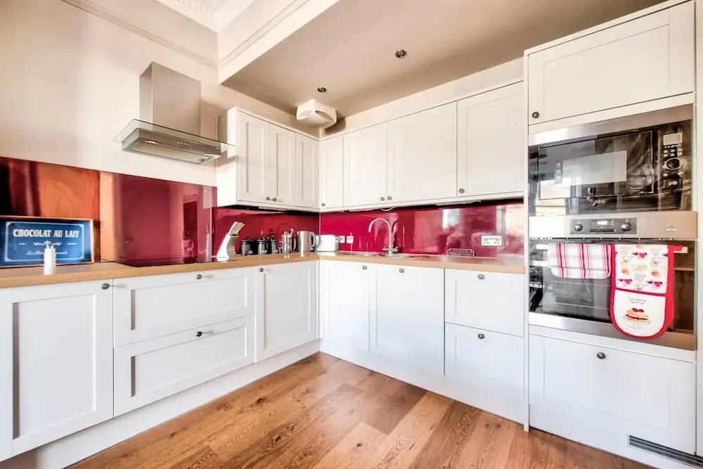 Homely 2 Bedroom Apartment Close To City Centre