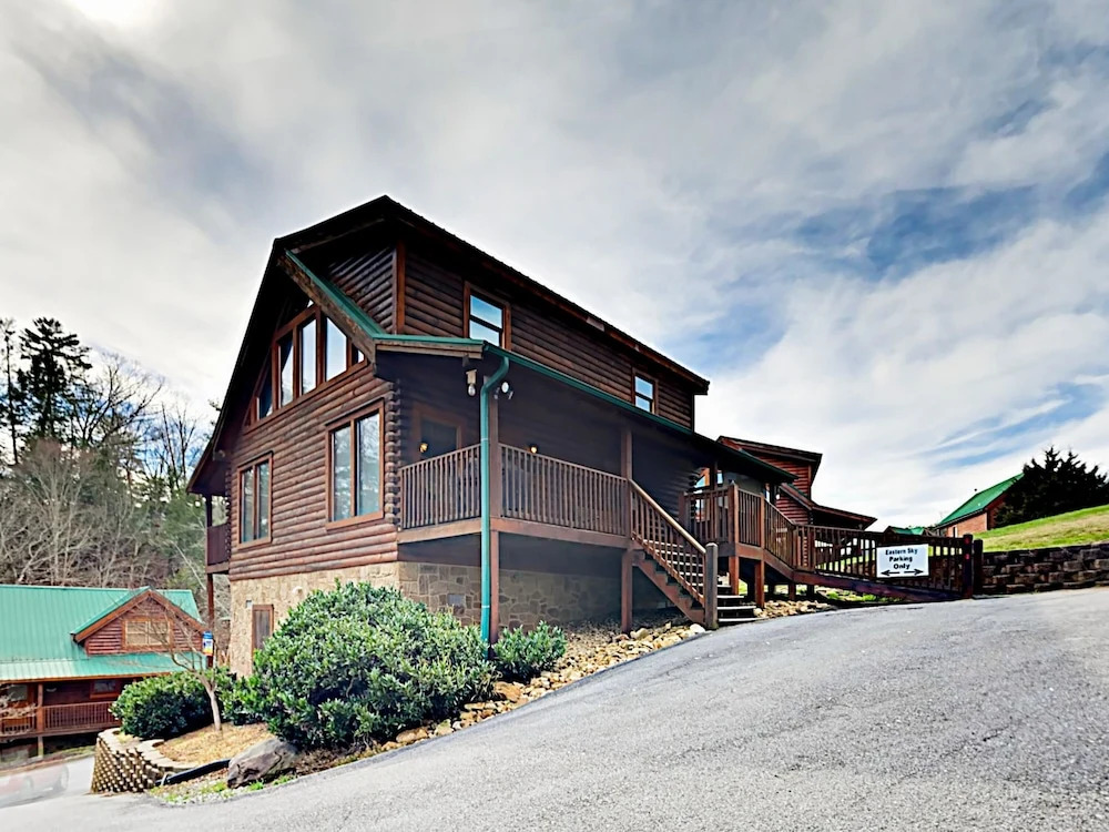 Eastern Sky Mountain Retreat - 2 Br Home
