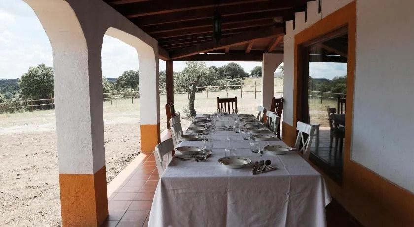 Eco-Lodge en la Reserva Privada Campanarios de Azaba - Proyecto de Conservación