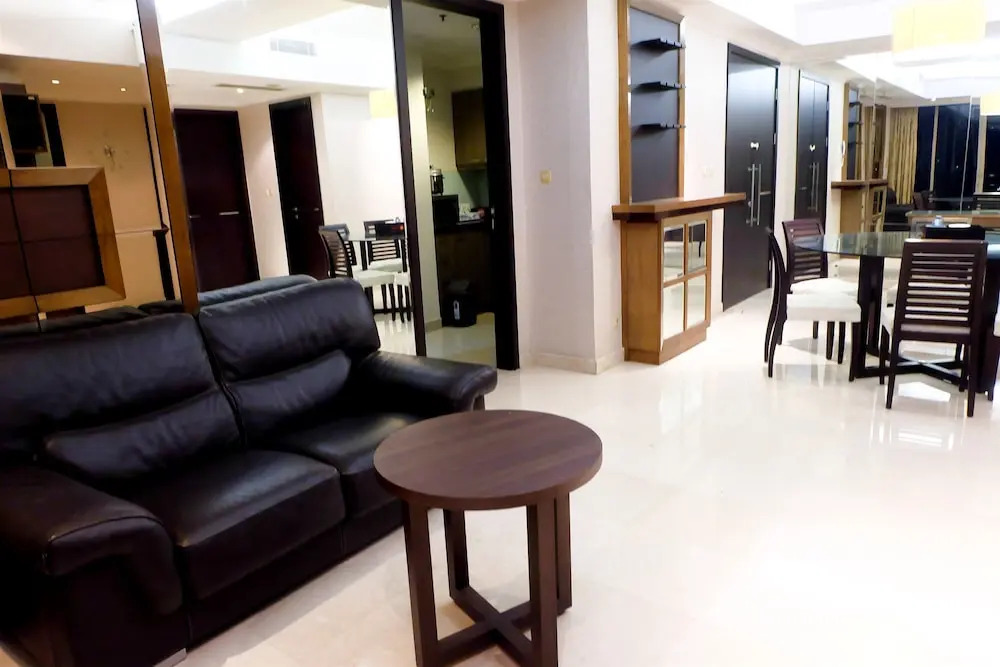 3 Bedrooms Luxury Sudirman Mansion Apartment by Travelio