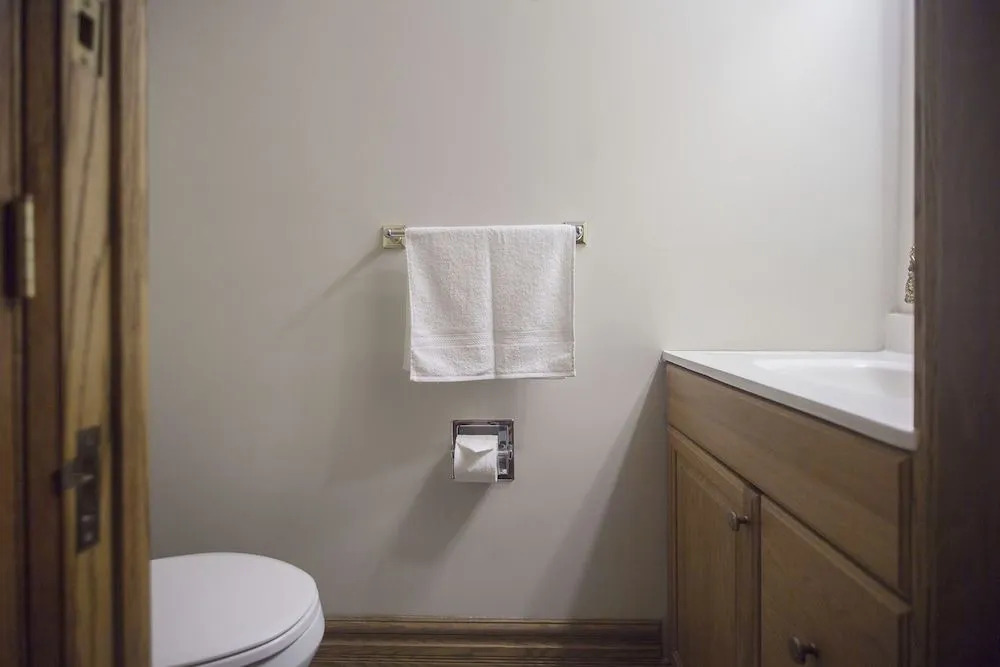 Spacious 1BR - King Bed and Terrace