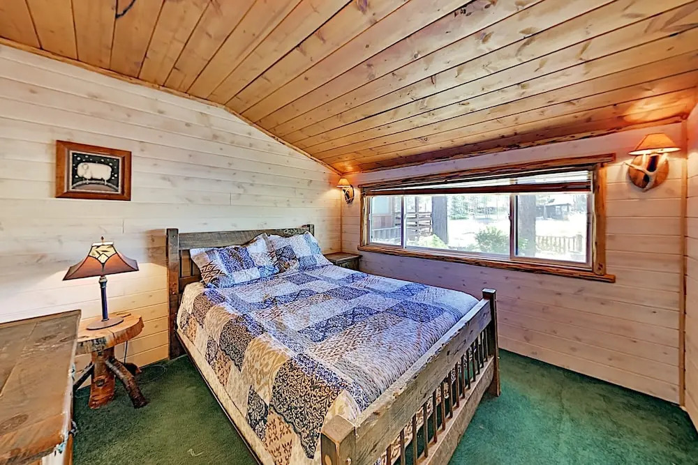 Incredible Lakeside Oasis W/ Private Dock 4 Bedroom Home