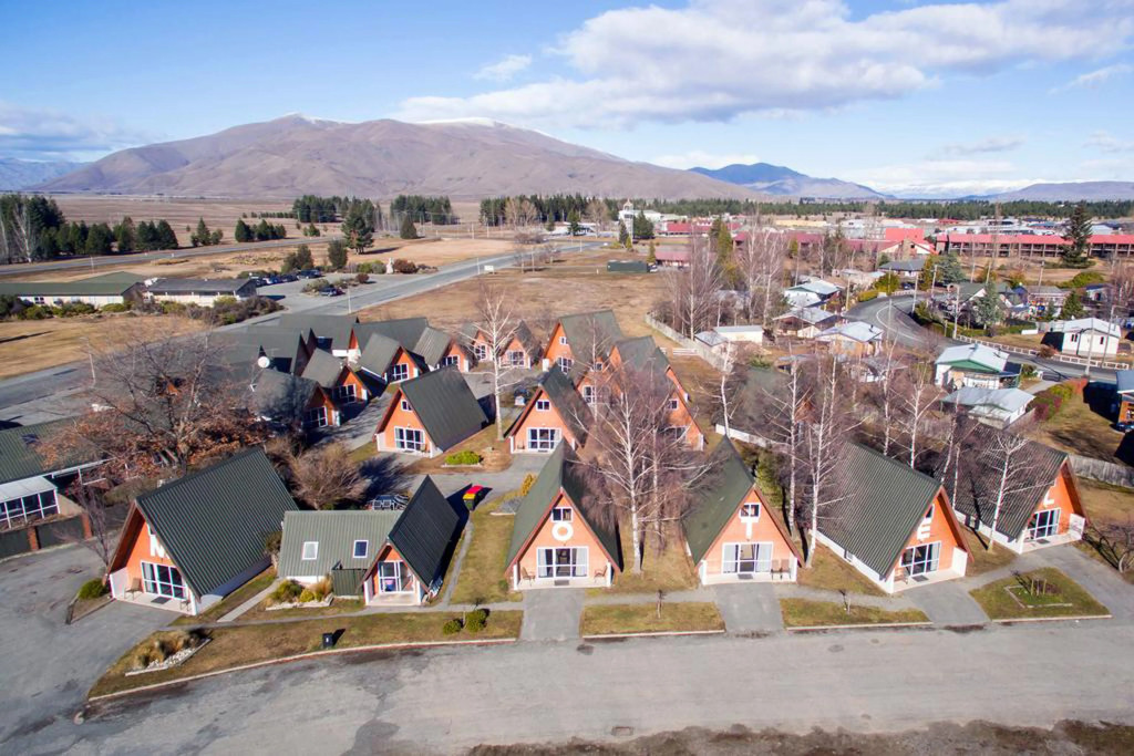 Mountain Chalets Motel