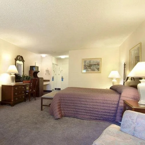 River Terrace Inn