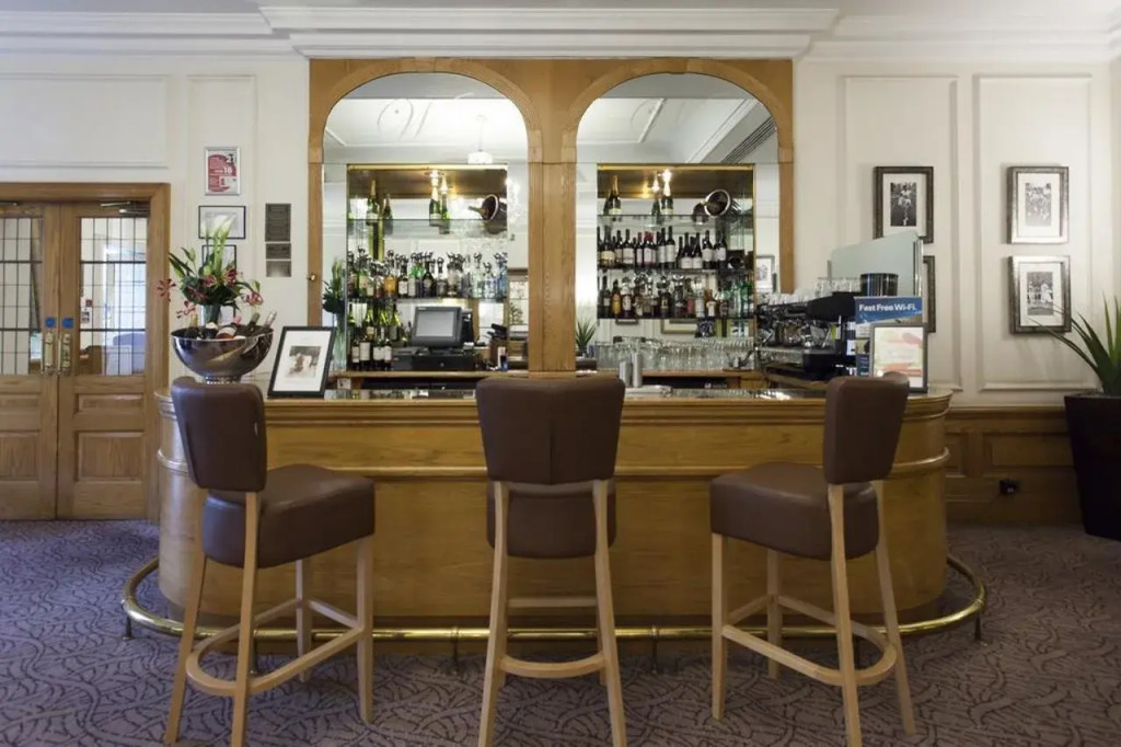 Thistle Hyde Park Hotel