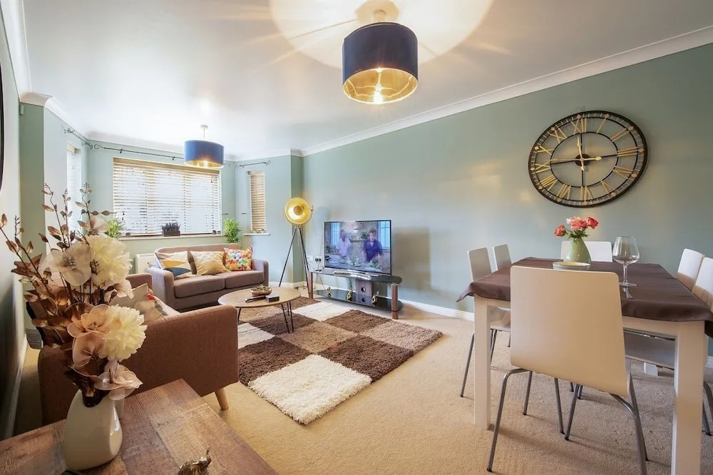The Courtyard - a Beautifully Fitted 2 Bed Oxford City Apartment W/Parking