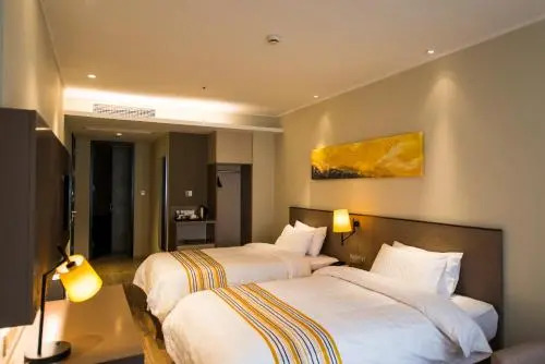 Home Inn Plus Shanghai Yushan Road Yuanshen Sports Center