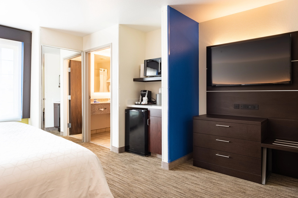 Holiday Inn Express Hotel & Suites Evanston by IHG