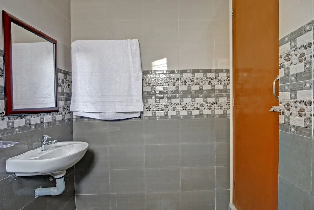 Sri Rugmani Residency by OYO Rooms