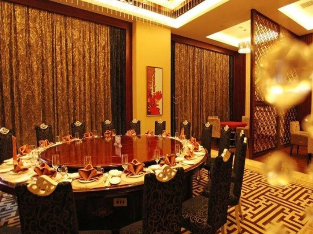 Fortune International Hotel