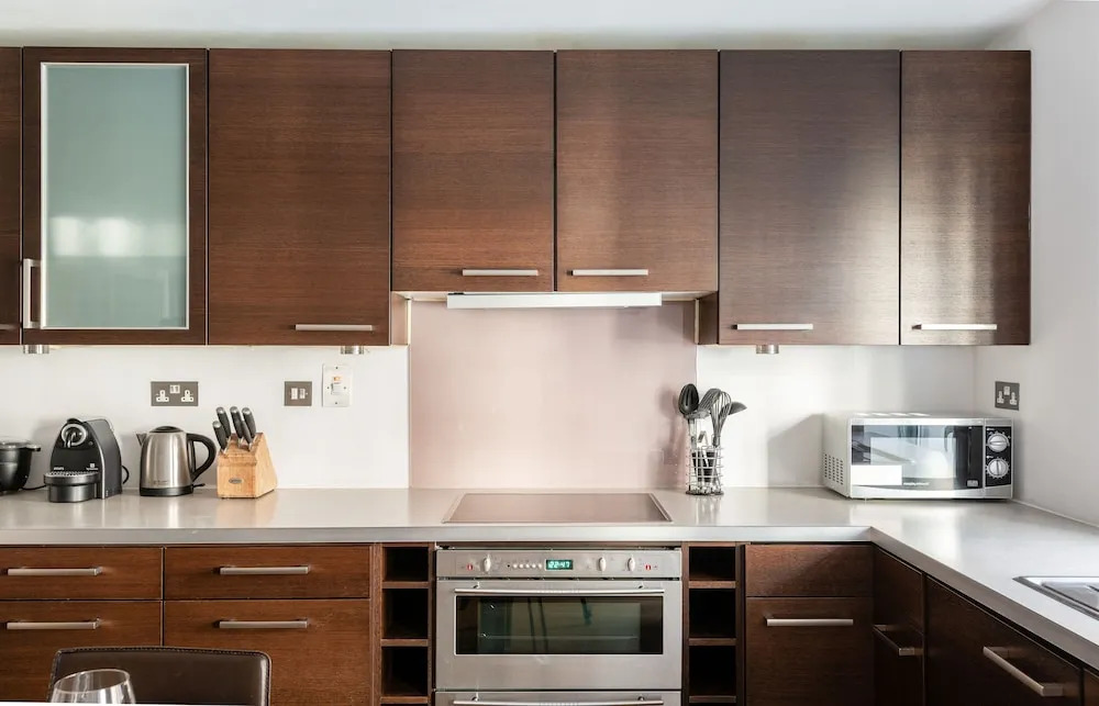 Platinum Apartment in West London 9955