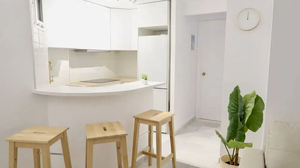 New Skandinavian penthouse-5min to beach
