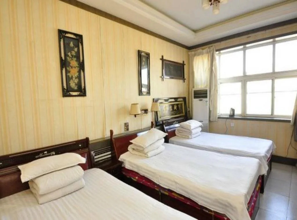 Zhangqiu Yingping Hotel