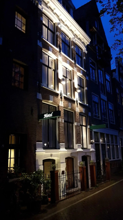 Rembrandtplein Bed & Breakfast