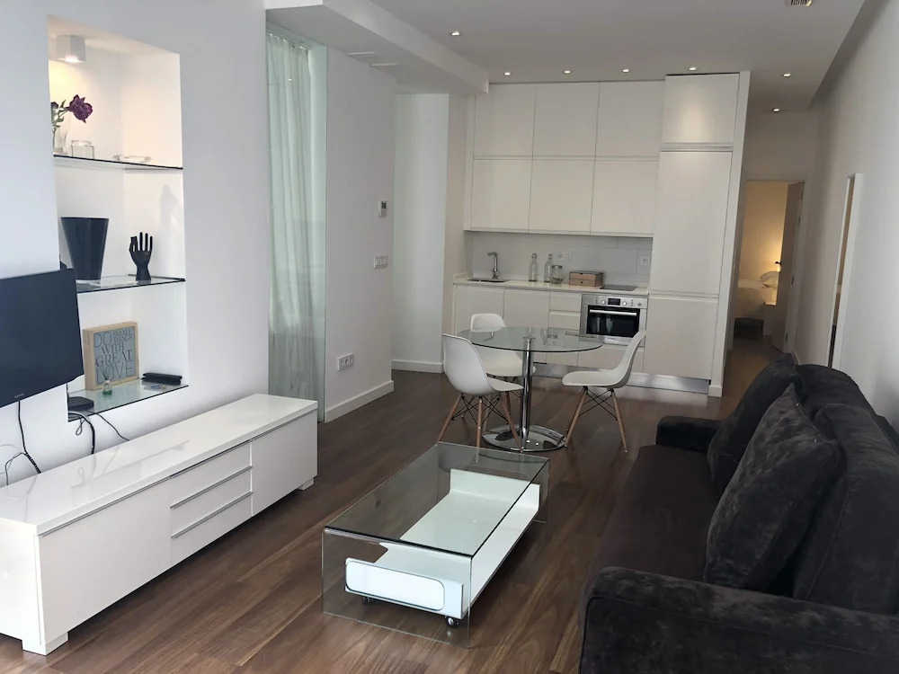 Las Rejas Apartment