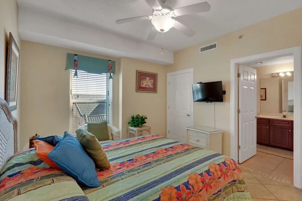 Twin Palms 1705
