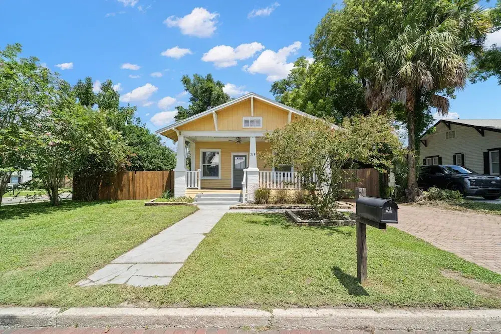 NEW Lakeland Landing Cute Bungalow by Downtown