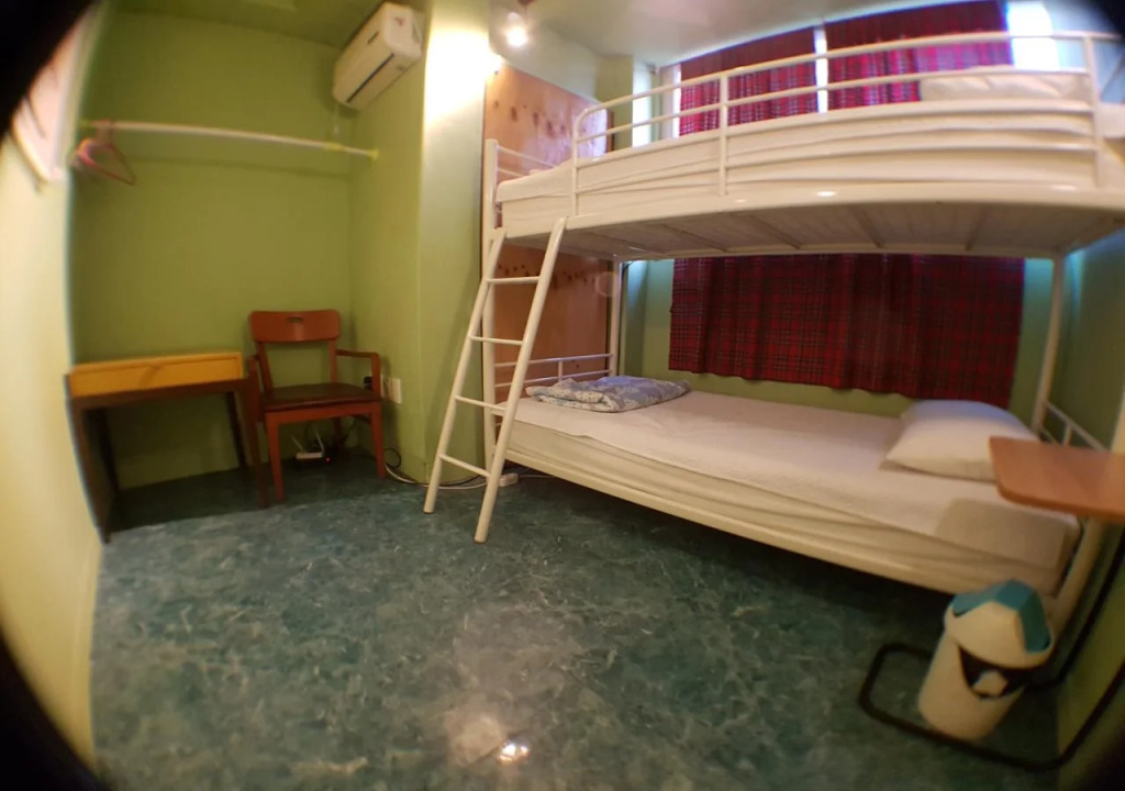 Mr.Comma Guesthouse - Hostel