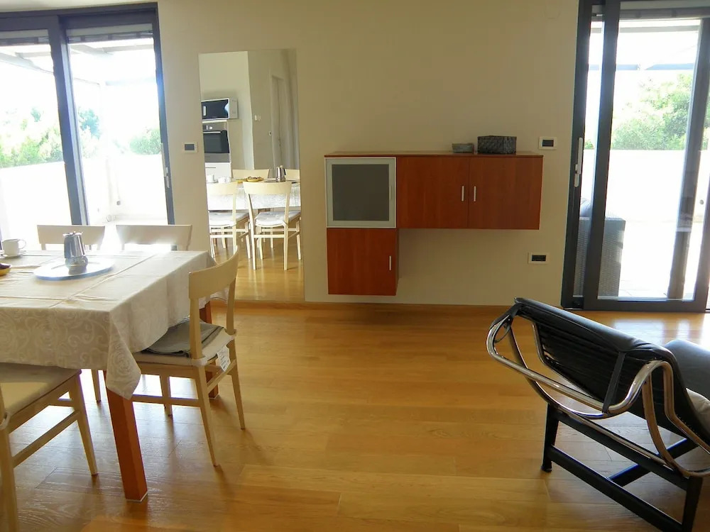 Modern Apartment in Pula Near Beach