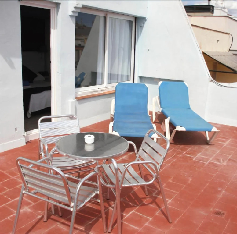 Parrots Sitges Hotel