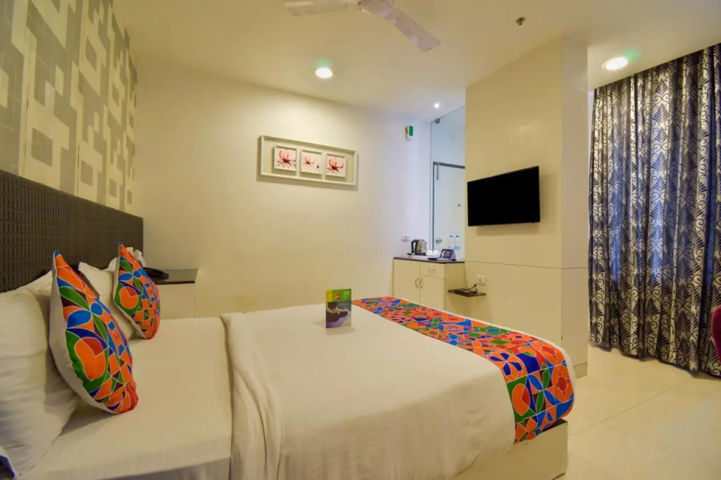 Fabhotel Singh Suites