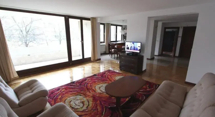 Apartment Nowiniarska near the Old Town