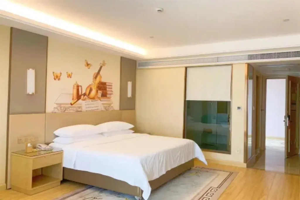 Vienna International Hotel (Chongqing Changshou High-speed Railway Station)