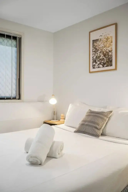 Smart Suites Self Check-in Apartments - 144 Dixon