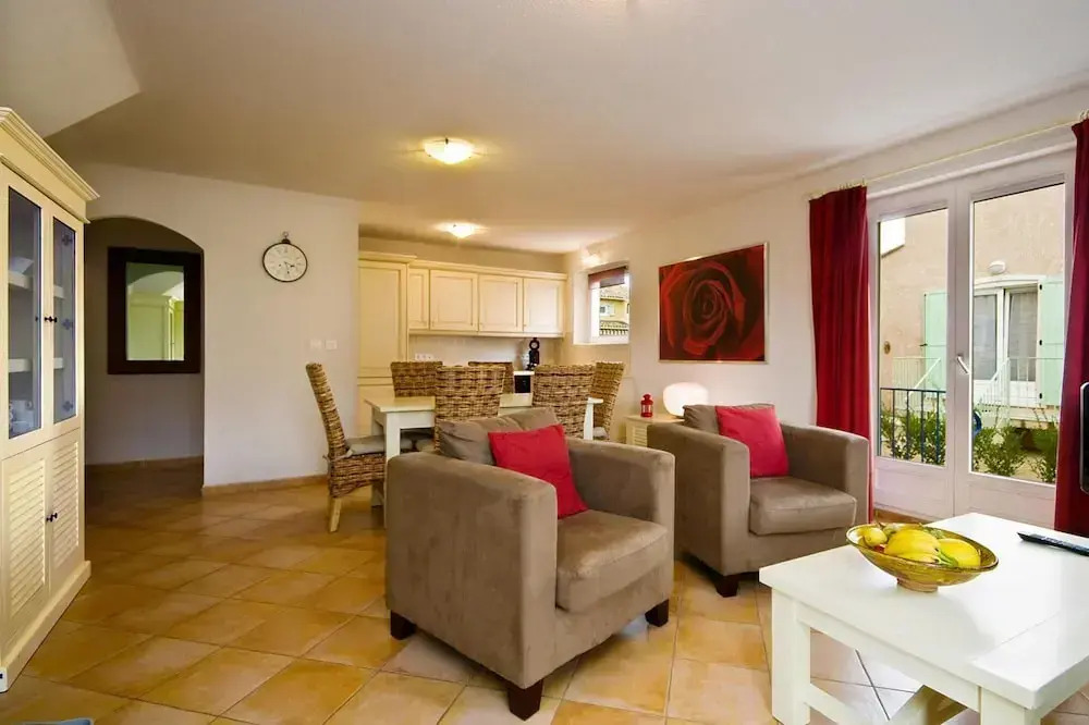 Terraced House in Vidauban With Pool