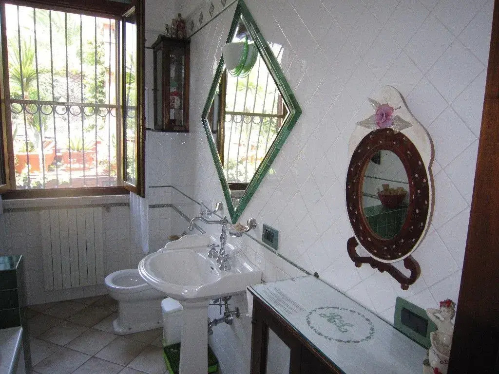 L'uliveta del Luschi Villa, piscina privata e campo da tennis, playground, wi-fi & pet friendly