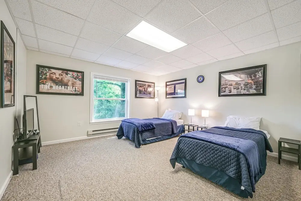 State College Apartment: Walk to Beaver Stadium
