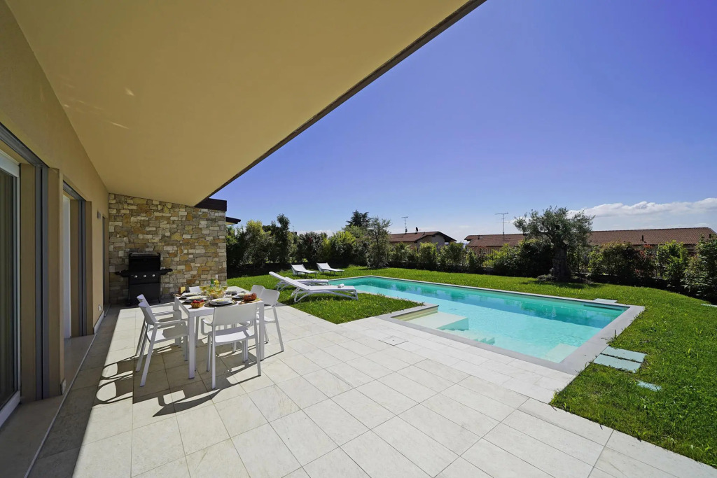 Villa Ester - P.IVA in Moniga del Garda