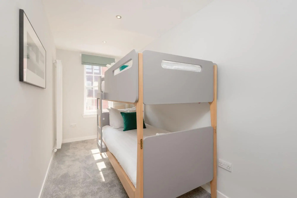 Destiny Scotland - Royal Mile Residence